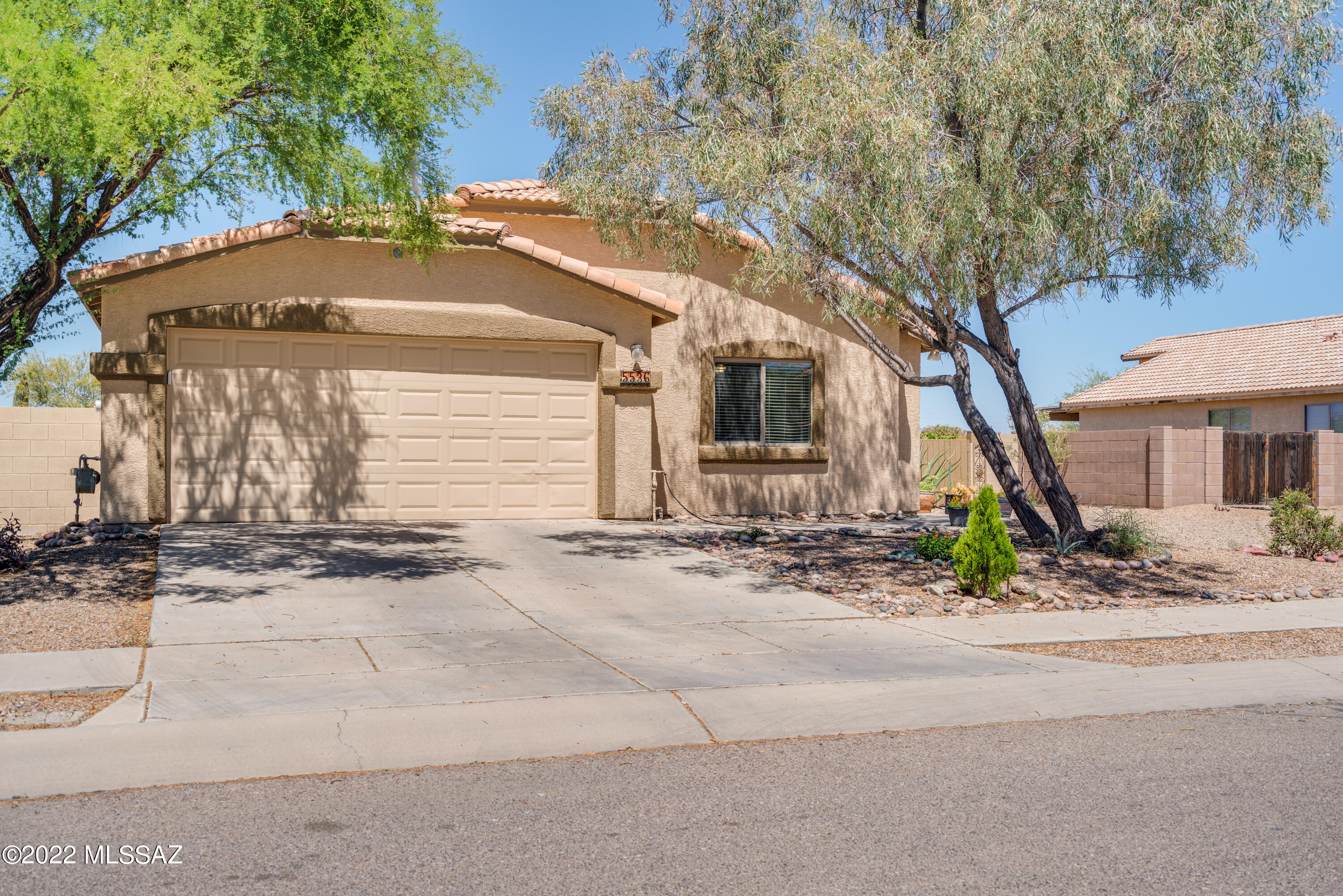Welcome home to this cozy and spacious Lennar home built in 2004! The beautiful house sits on a very large lot and is located in Camino Verde estates. You will appreciate the great open floor plan with 1663 sf, vaulted ceilings, skylight, 4 large bedrooms, 2 full baths that have been tastefully upgraded, open kitchen with nice tall cabinets, and tile in all high traffic areas. This is a truly special home and the owner has maintained it with love and character as you will see when you visit. The backyard offers a charming patio and lots of space and it's fully landscaped. Your new home even has a double gate ready for you to bring your vehicles or toys into your yard. View it before it's gone!!
Join us for OPEN HOUSE this Saturday and Sunday from 11 am to 2 pm !!