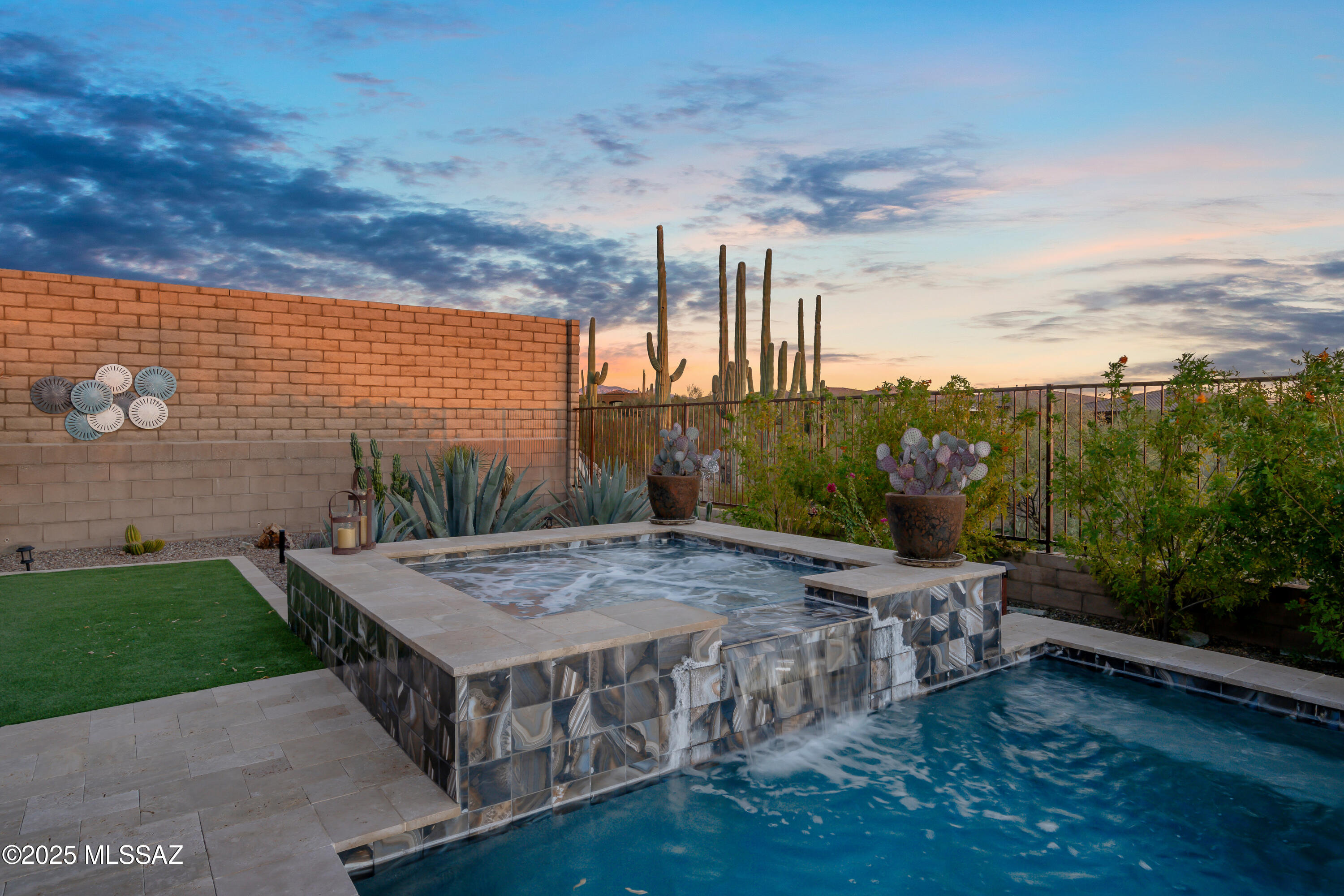 Boulder Bridge Pass II At Dove Mountain SQ20143250154 - Residential
