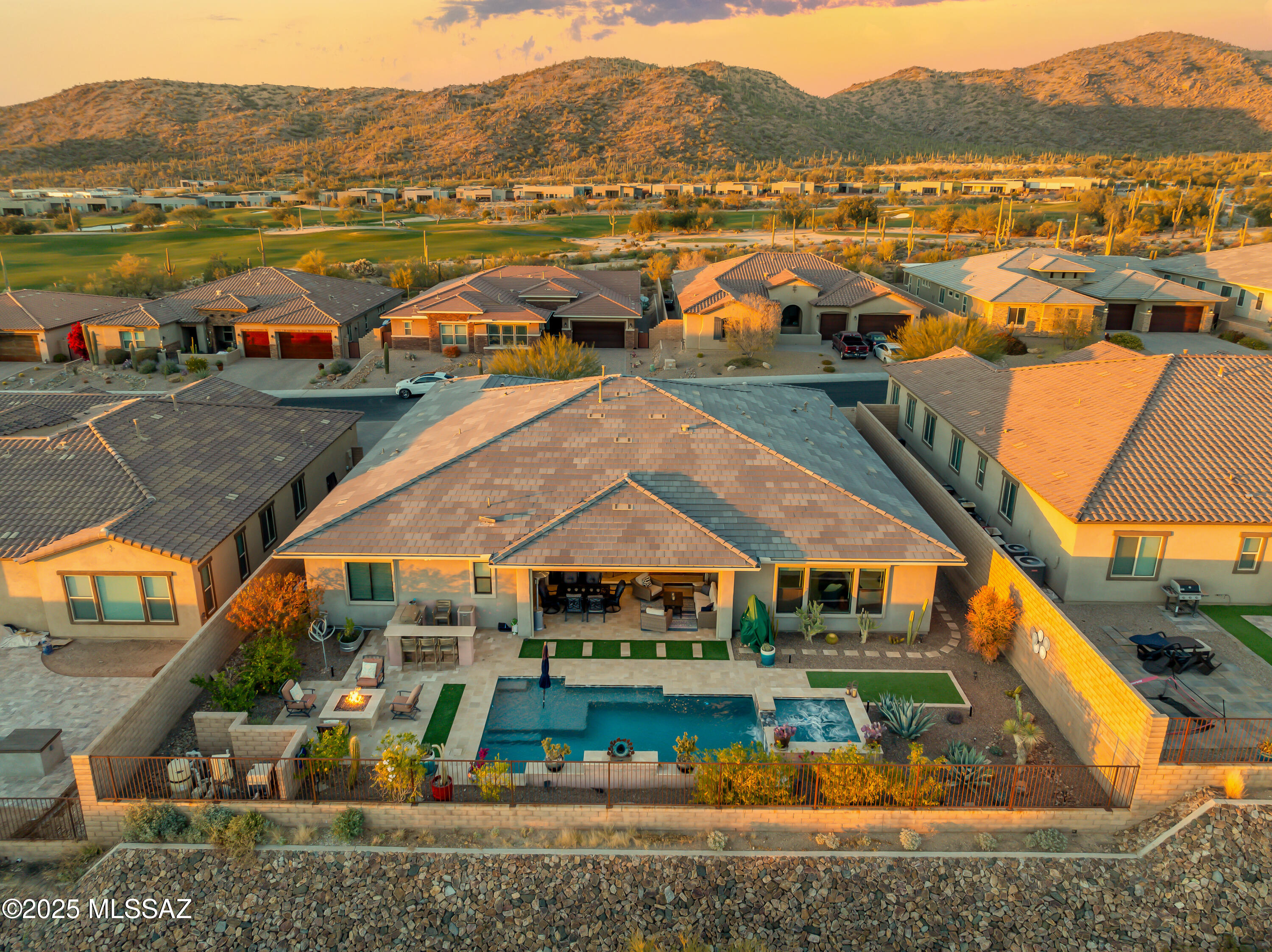 Boulder Bridge Pass II At Dove Mountain SQ20143250154 - Residential