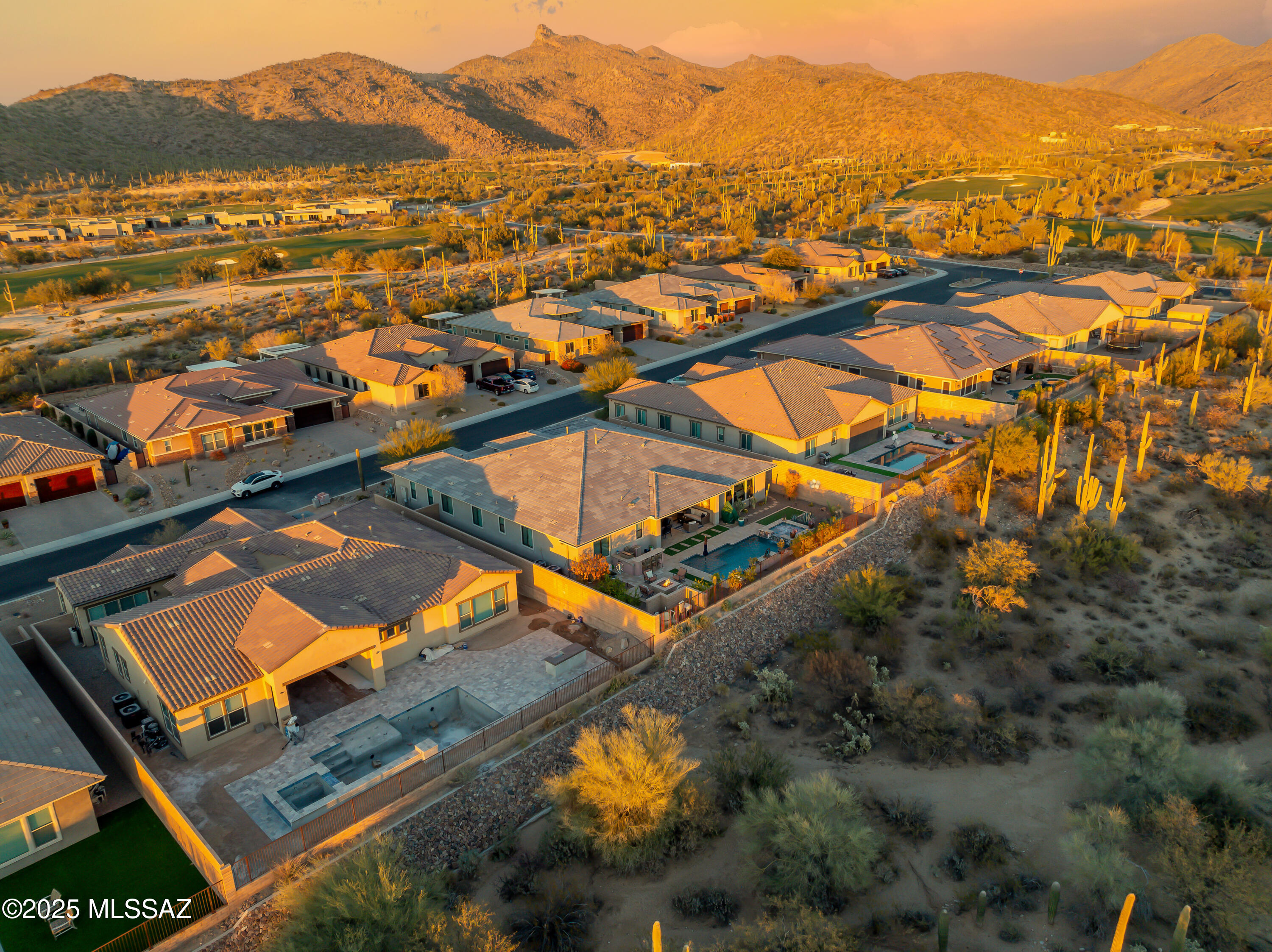 Boulder Bridge Pass II At Dove Mountain SQ20143250154 - Residential
