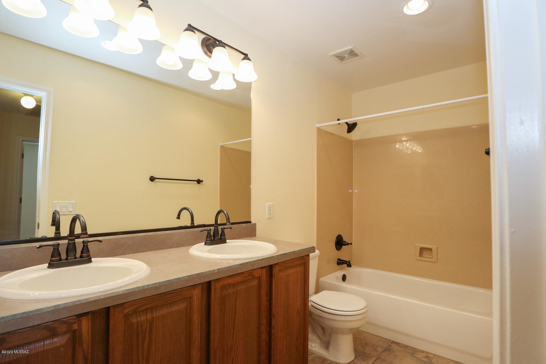 Pantano Ridge (1-123) - Residential Lease