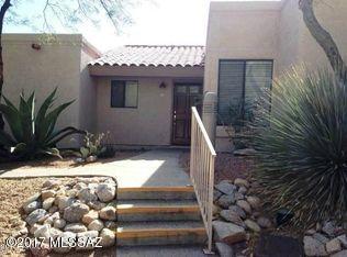 Seller would consider rental @$1,100/mo. Rent a year to see if this is the lifestyle for you.Gated Rancho Sin Vacas townhome with vaulted ceilings, updated kitchen, tile and carpet. This darling 2 bd 1 1/4 bath unit has community pool & spa, fitness center, clubhouse and wifi work station. Neutral decor, private patio, storage. Own your own ''Little House''.Easy to lock up and travel.