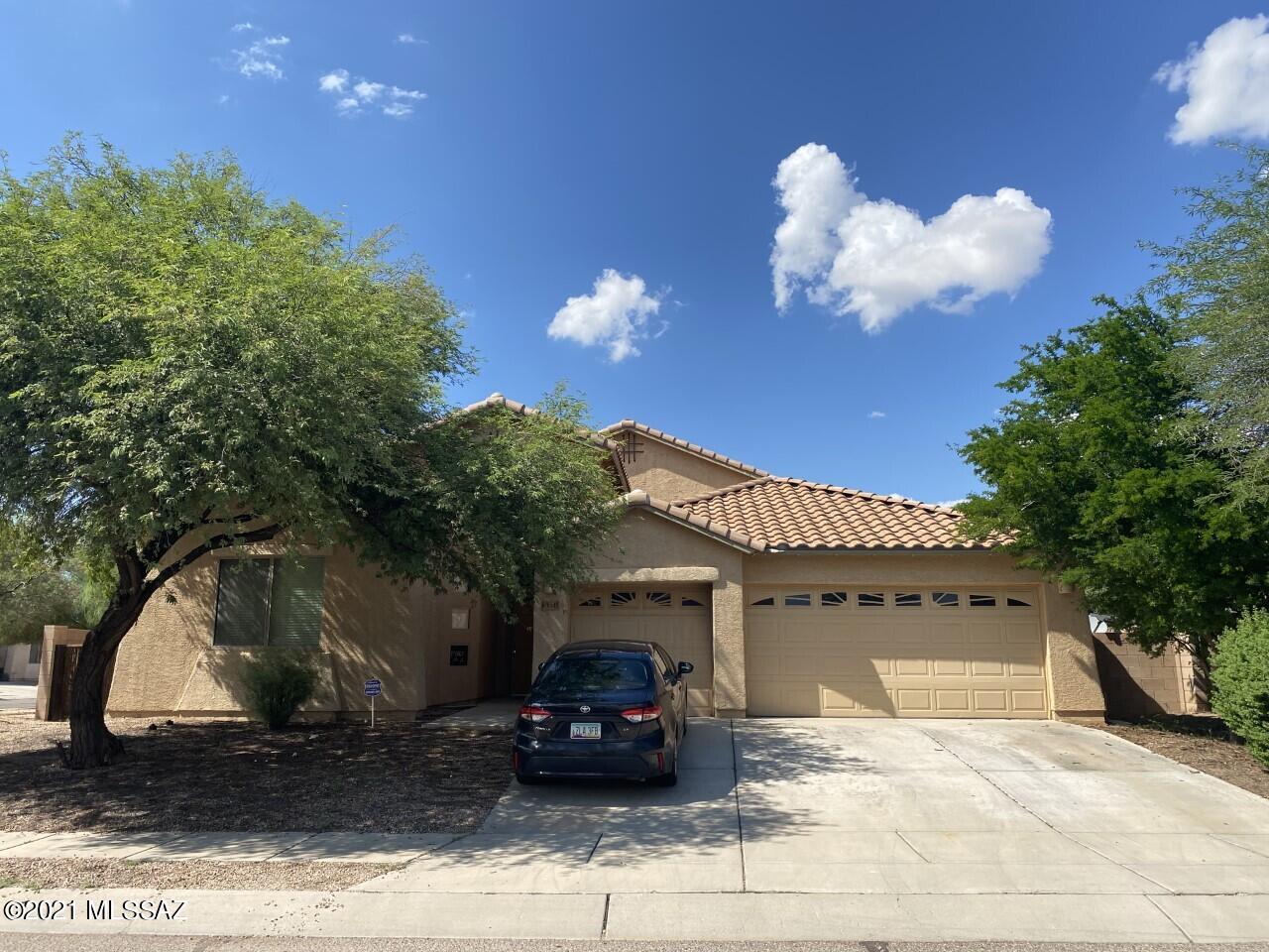 Wonderful Lennar Built home 2338 Sq/Ft (Everest Plan) on a premium corner lot  in the highly sought after Star Valley Community. Home features a 4 bedroom plus den/rec room and 2 bathrooms with an open kitchen, vaulted ceilings, maple cabinets, large master suite with separate shower/tub and a large walk-in closet.  Gorgeous covered patio with nice walled in backyard.  Large 3 Car Garage. Close to the community parks, walking trails, a dog park, and many more amenities.  Property will convey AS IS Condition.