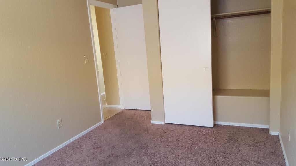 Hacienda Del Oro (1-879) - Residential Lease