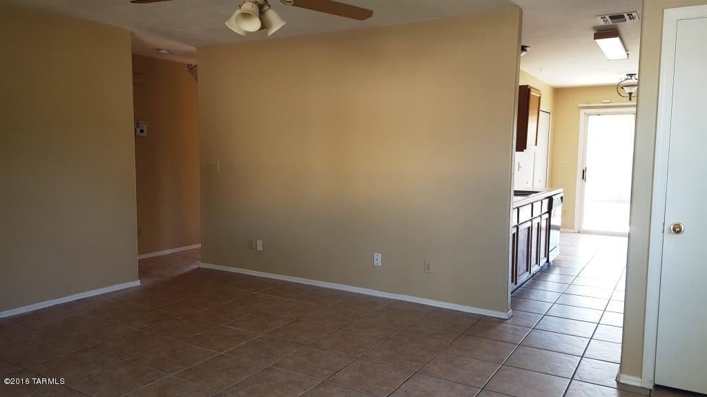 Hacienda Del Oro (1-879) - Residential Lease