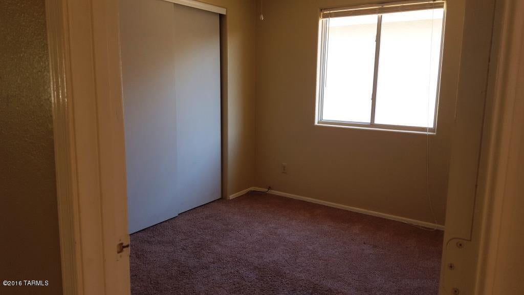 Hacienda Del Oro (1-879) - Residential Lease