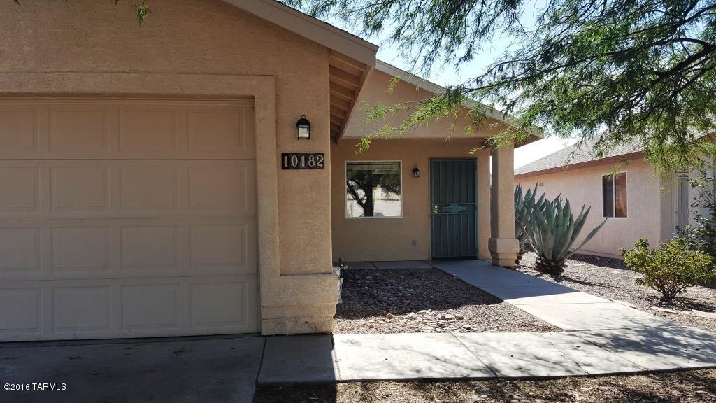 Hacienda Del Oro (1-879) - Residential Lease