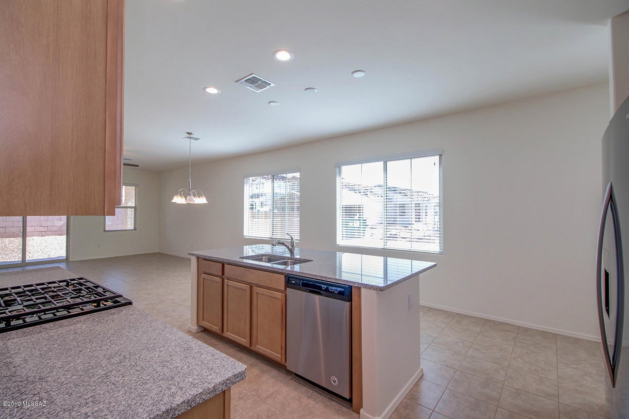 La Estancia De Tucson (1-330) - Residential Lease