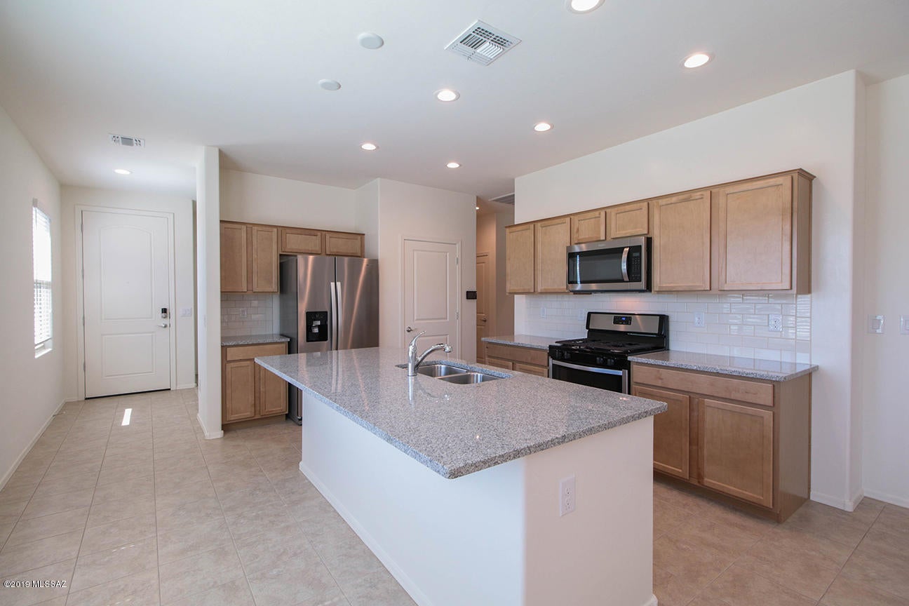 La Estancia De Tucson (1-330) - Residential Lease