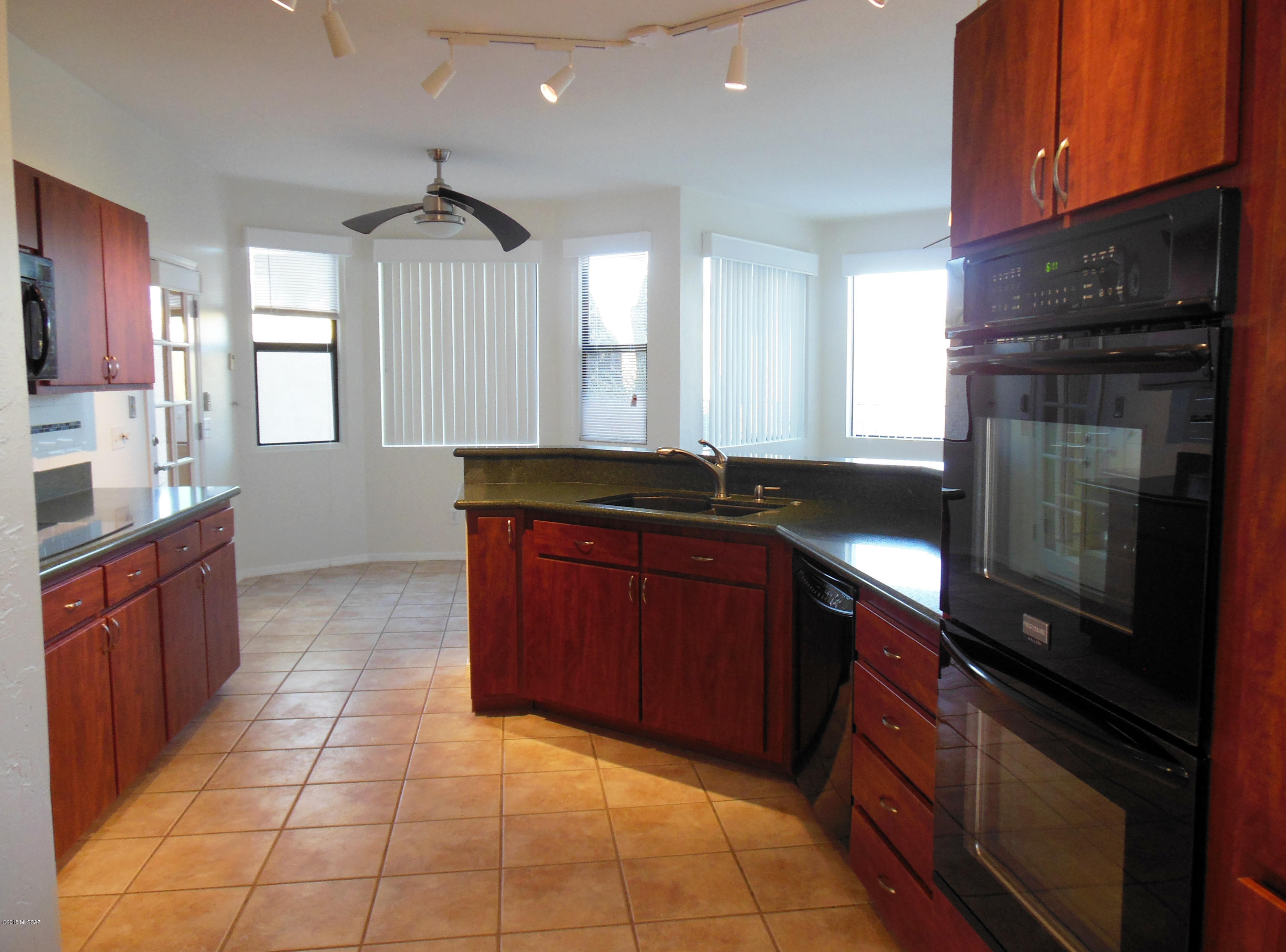Country Club Vista (1-74) - Residential