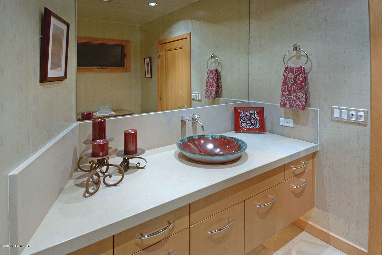 Beautiful Ventana Canyon home