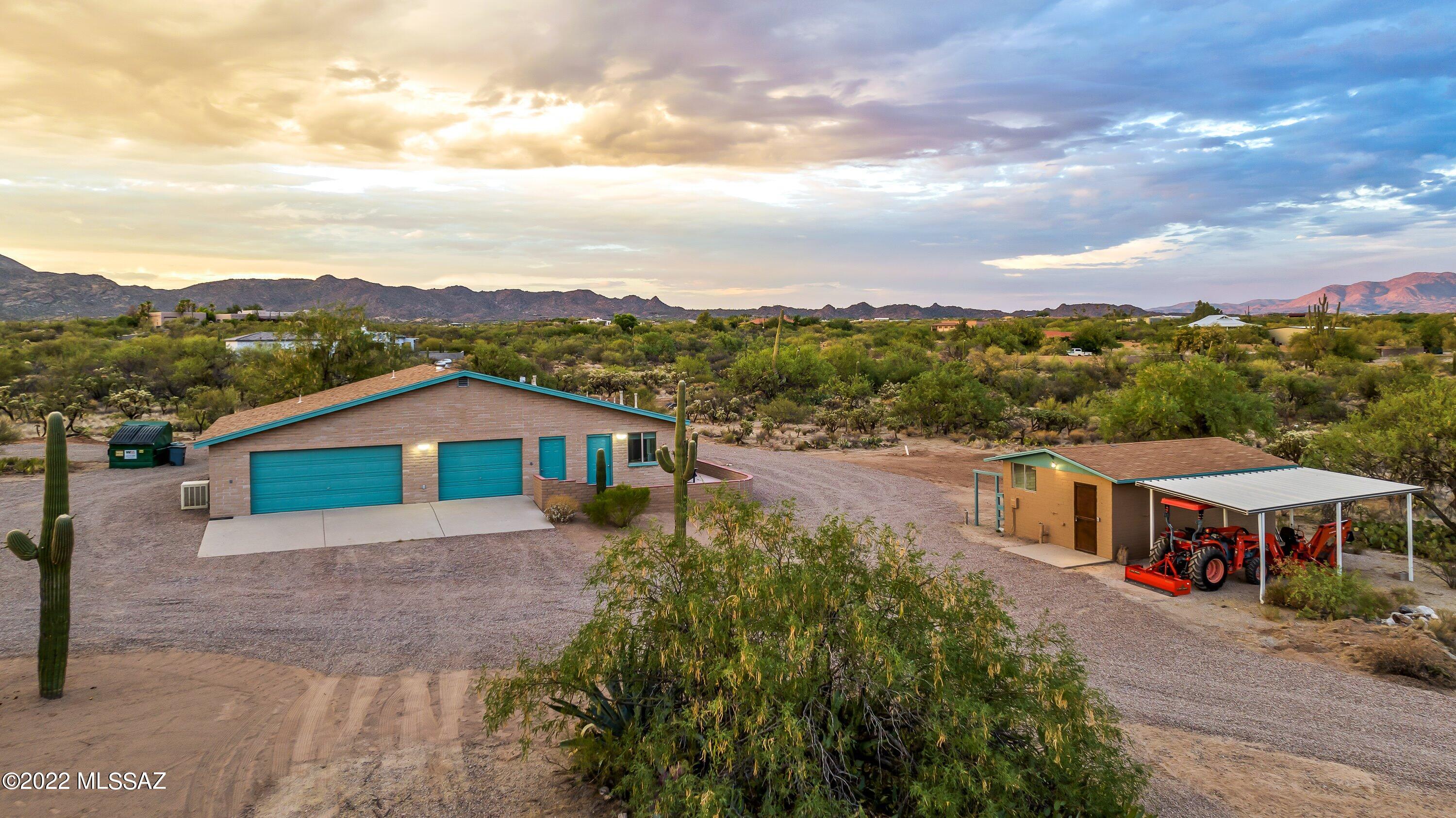 La Cholla Airpark - Residential