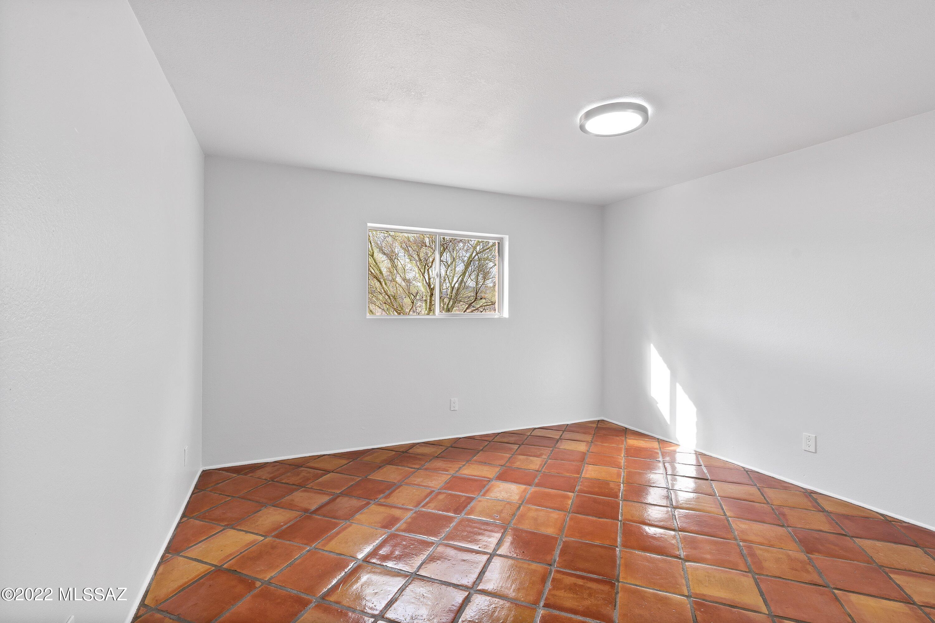 La Cholla Airpark - Residential