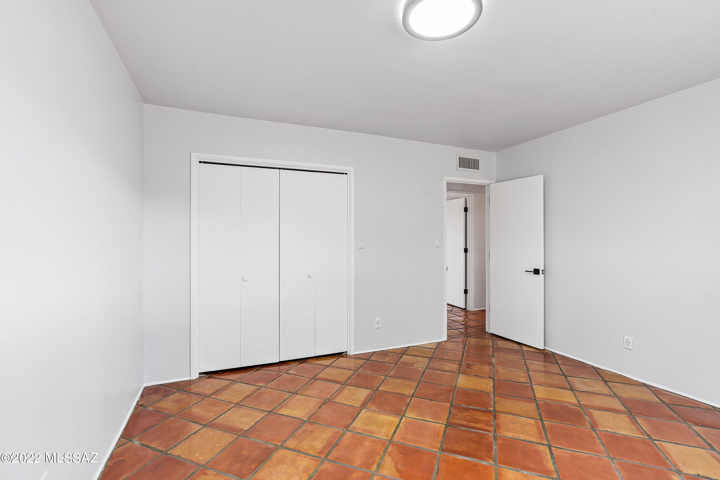 La Cholla Airpark - Residential