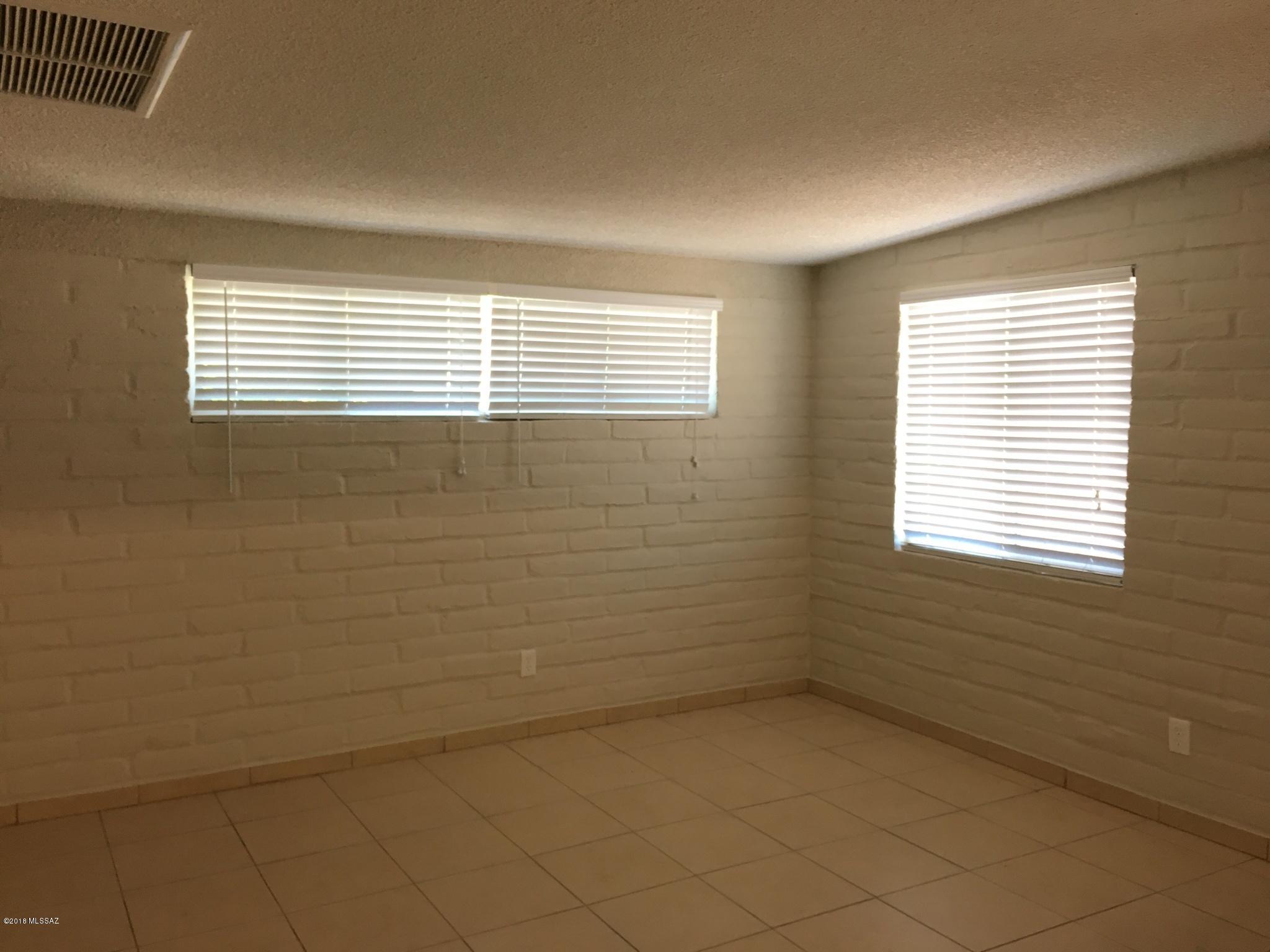 Honcho Estates (1-71) - Residential Lease