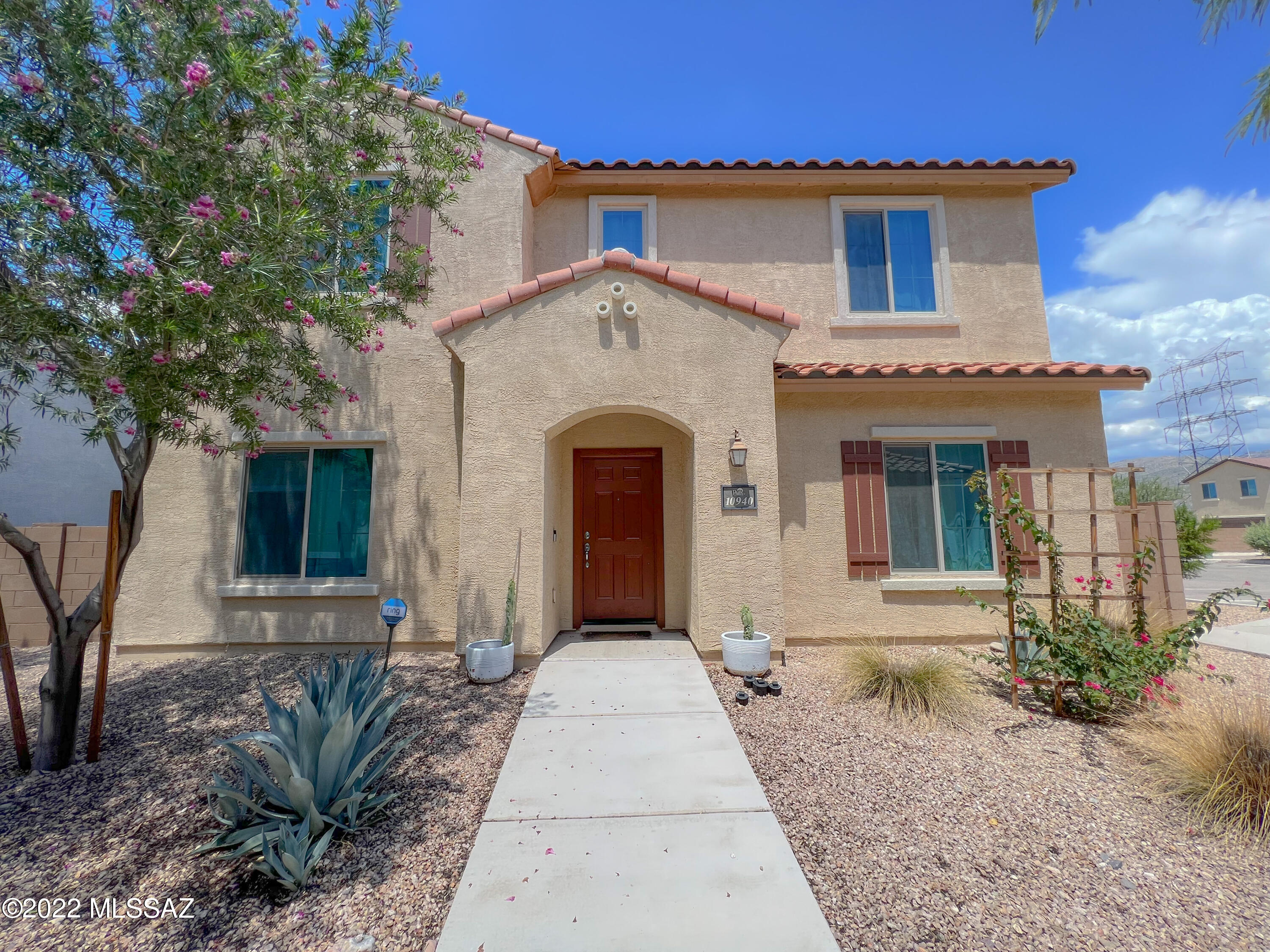 Incredible energy efficient Pulte home.  Located in the highly desired Sierra Morado neighborhood. The designer kitchen opens up to the great room and offers an abundance of granite counter space and cabinet storage with a large island and pantry! Owner's suite is complete with a large, walk-in closet and en suite bath with separate shower and garden tub. Three additional bedrooms with a den and loft offer enough space for guests and a home office! The Grass covered back yard is perfect for hosting family get together. Location is near shopping and withing the highly desired Vail School district.
