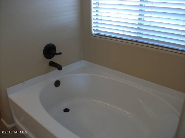 Rancho Del Lago (1-100) - Residential Lease