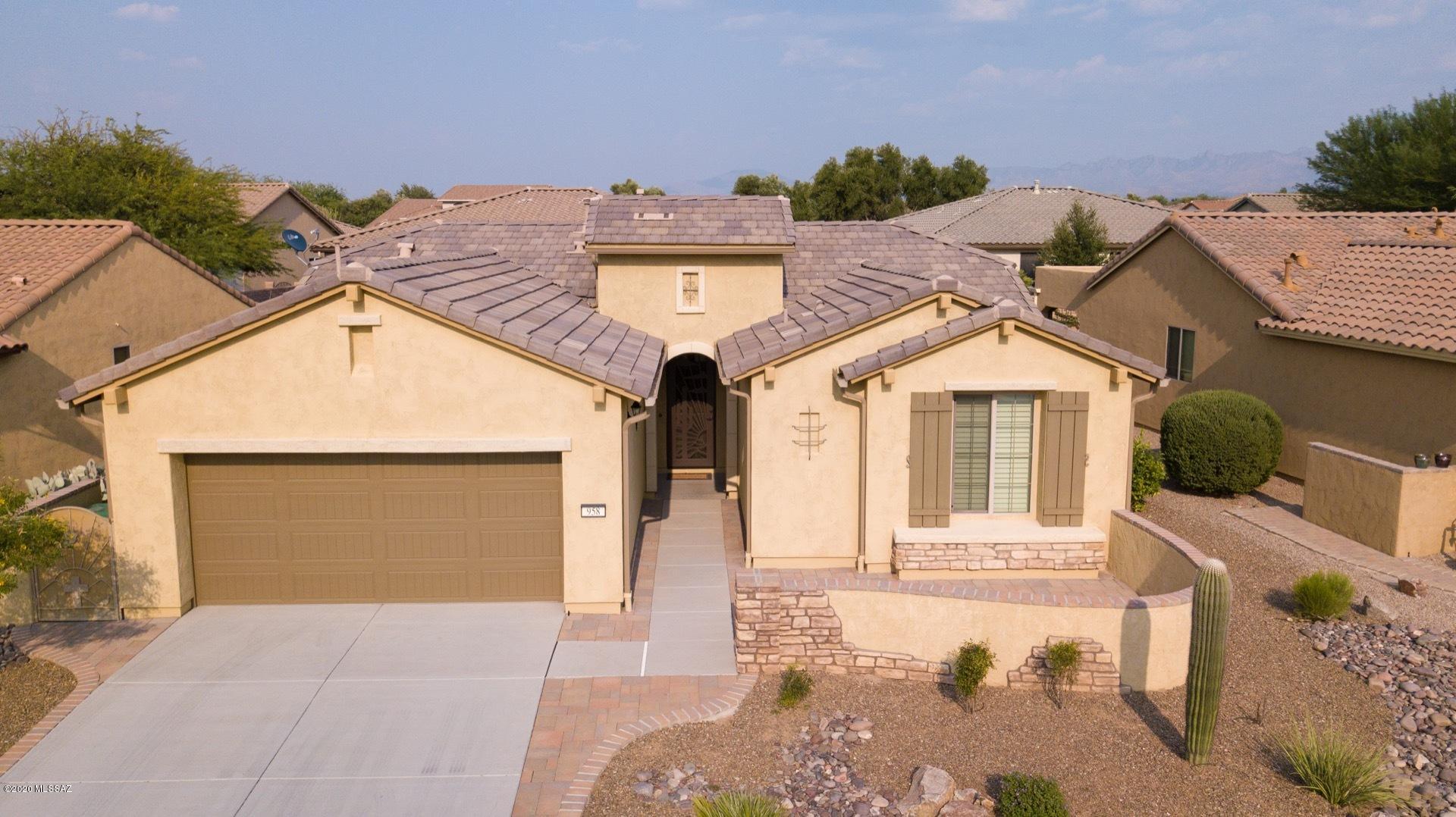 Welcome to this FULLY FURNISHED Baja model in Quail Creek! Enjoy the many amenities and activities this adult community has to offer.  Two pools, three, 9-hole golf courses, an Arts and Crafts Technology Center and The Grill, a wonderful restaurant all located within the Quail Creek community.  This house is in pristine condition and comes fully furnished with all the contents of the home and garage included in the sale of the home. You will love the plantation shutters through out and the electric fireplace in the living room. Garage has a 4' extension and the very low care landscaping gives you plenty of time to enjoy all that Quail Creek has to offer!
You must see this fully furnished, turnkey home!