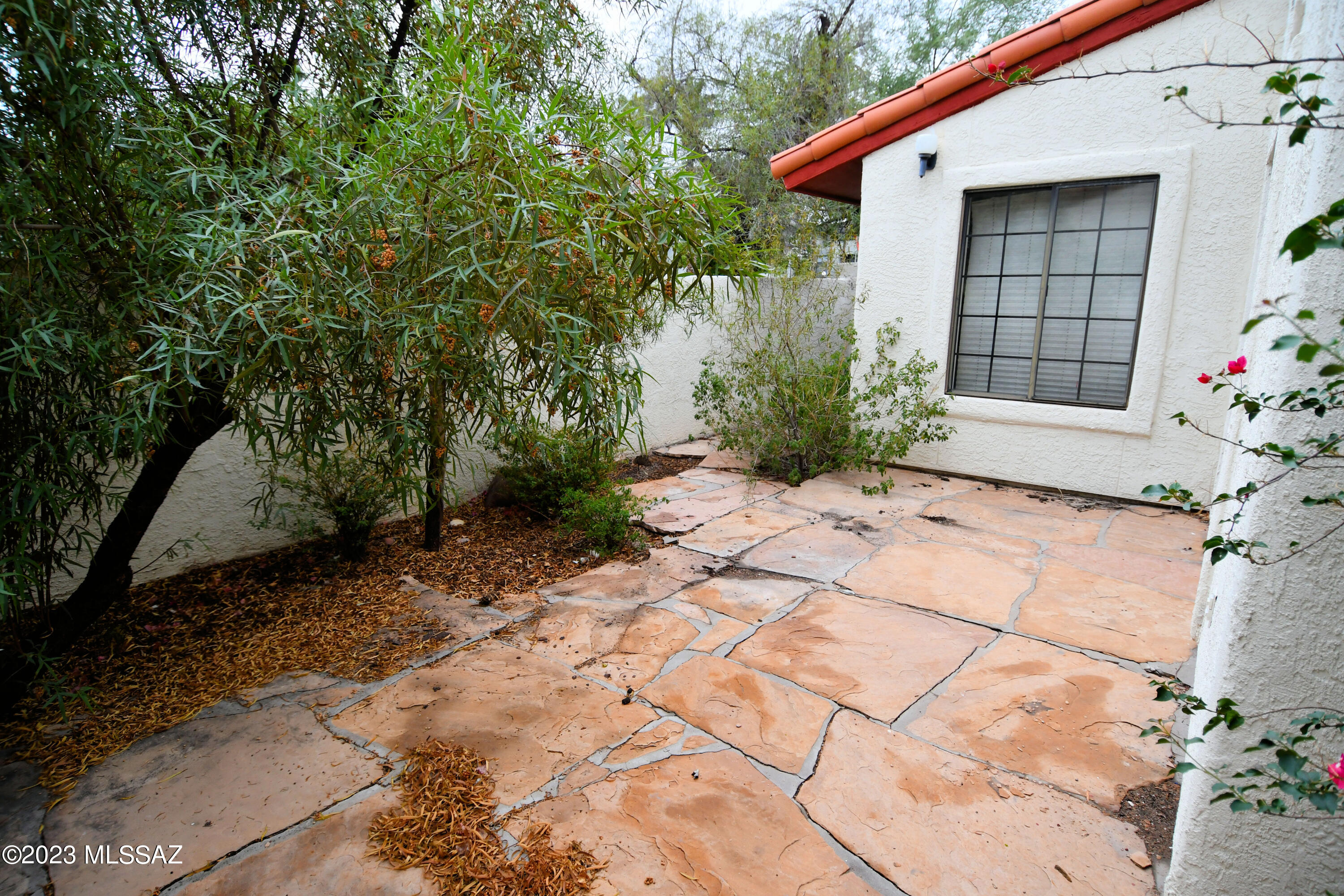 Granada Place (1-15) - Residential