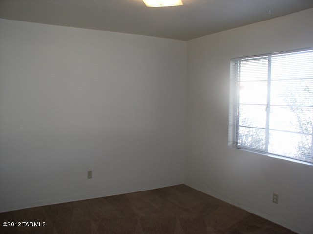 Allen Road Townhomes (1-18) - Residential Lease