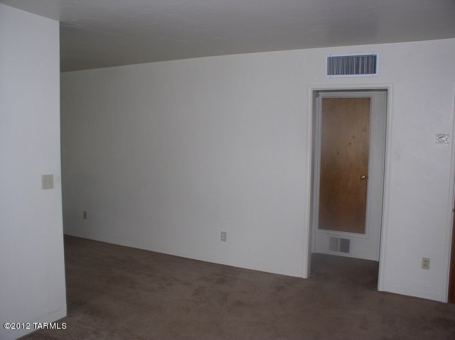 Allen Road Townhomes (1-18) - Residential Lease