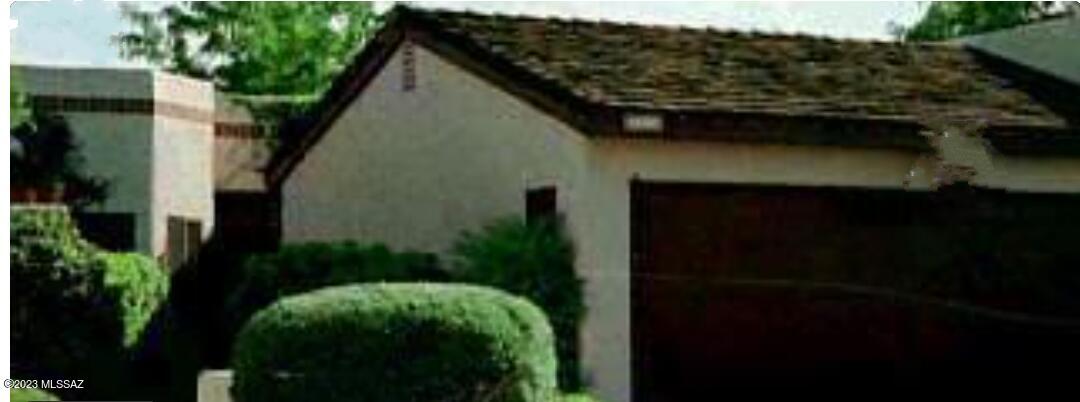Great townhome in the quiet community of Winterhaven Village.