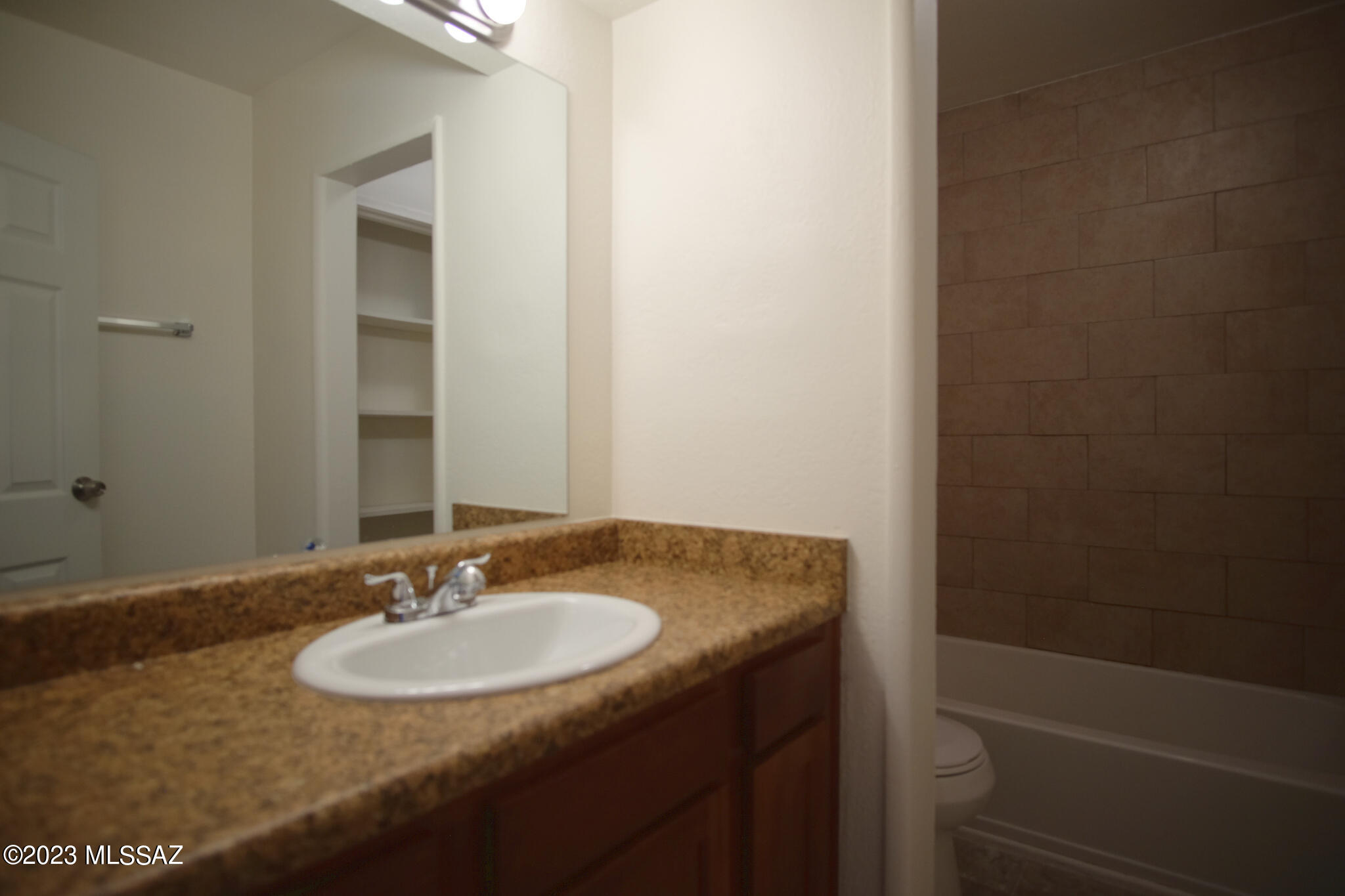 Kennedy Park Twnhss (1-125) - Residential Lease