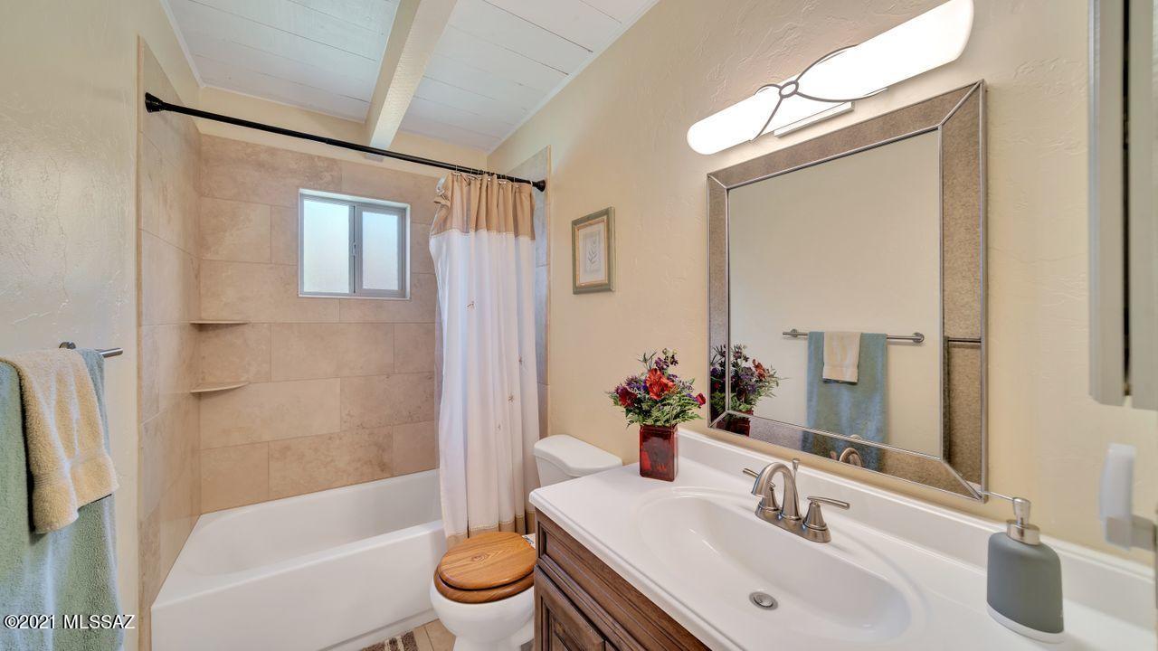 Racquet Club Condominium - Residential