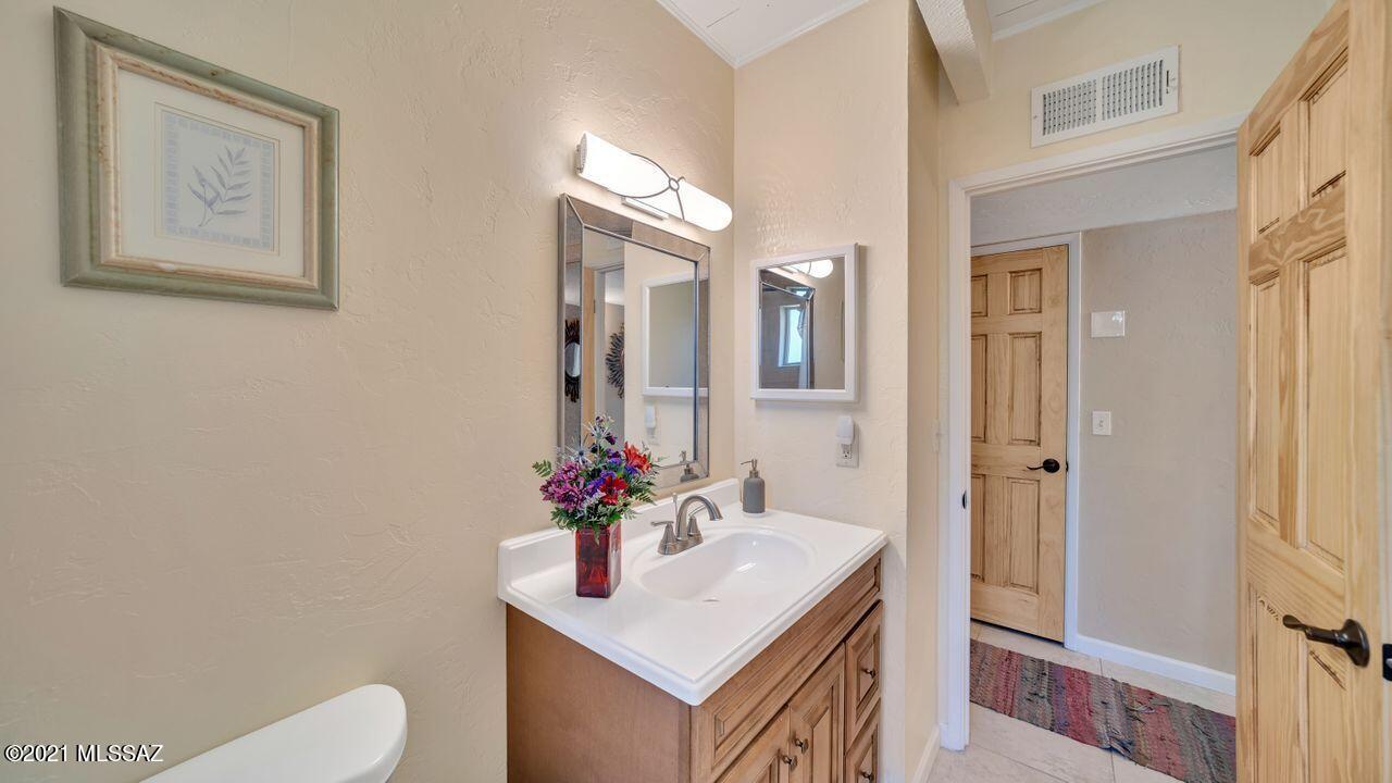 Racquet Club Condominium - Residential