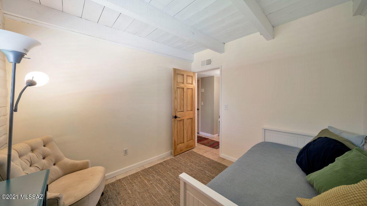 Racquet Club Condominium - Residential