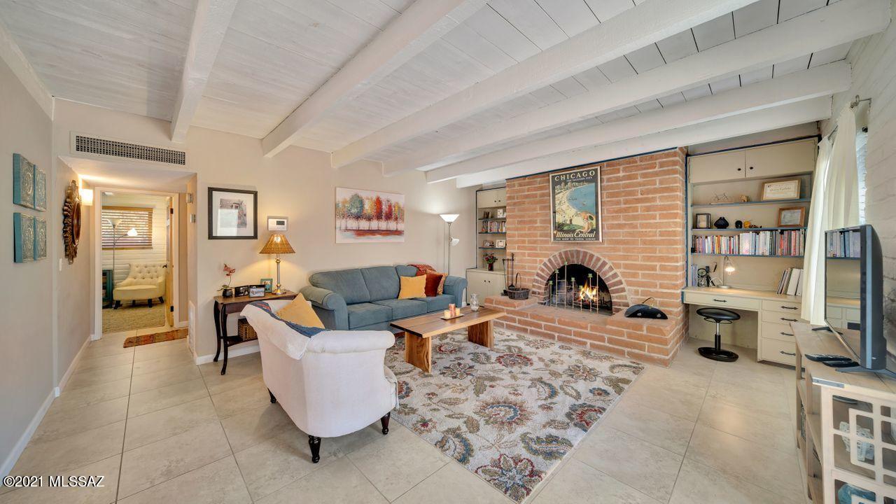 Racquet Club Condominium - Residential