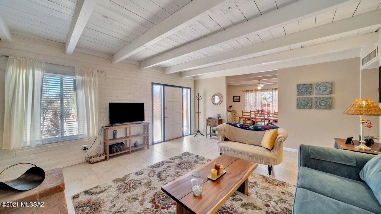 Racquet Club Condominium - Residential
