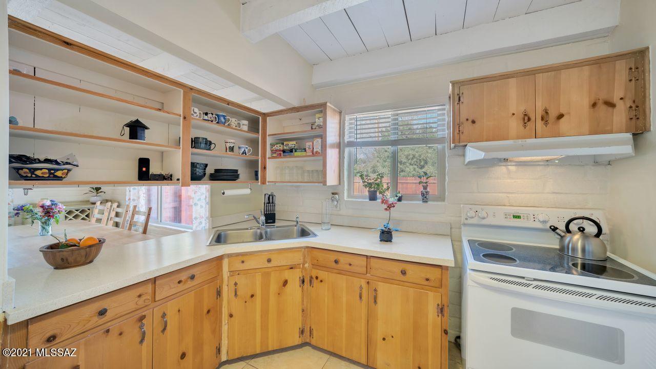Racquet Club Condominium - Residential