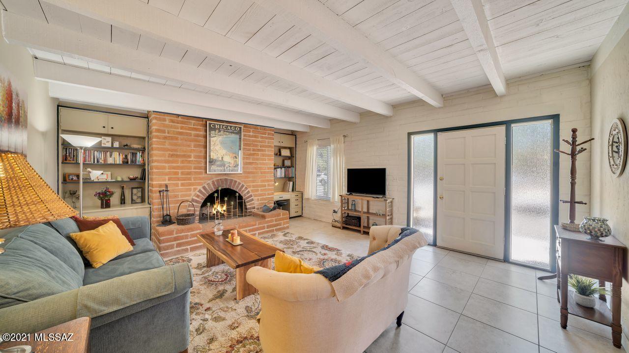 Racquet Club Condominium - Residential