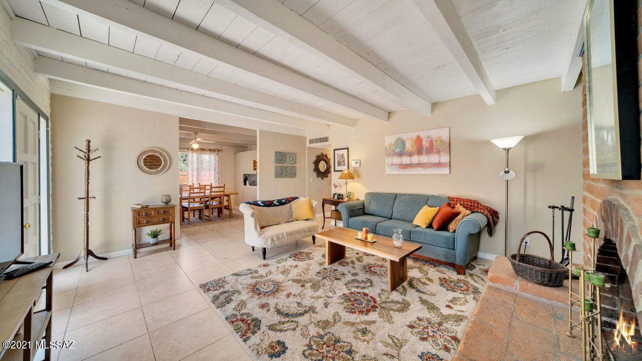Racquet Club Condominium - Residential