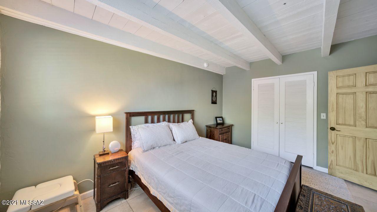 Racquet Club Condominium - Residential