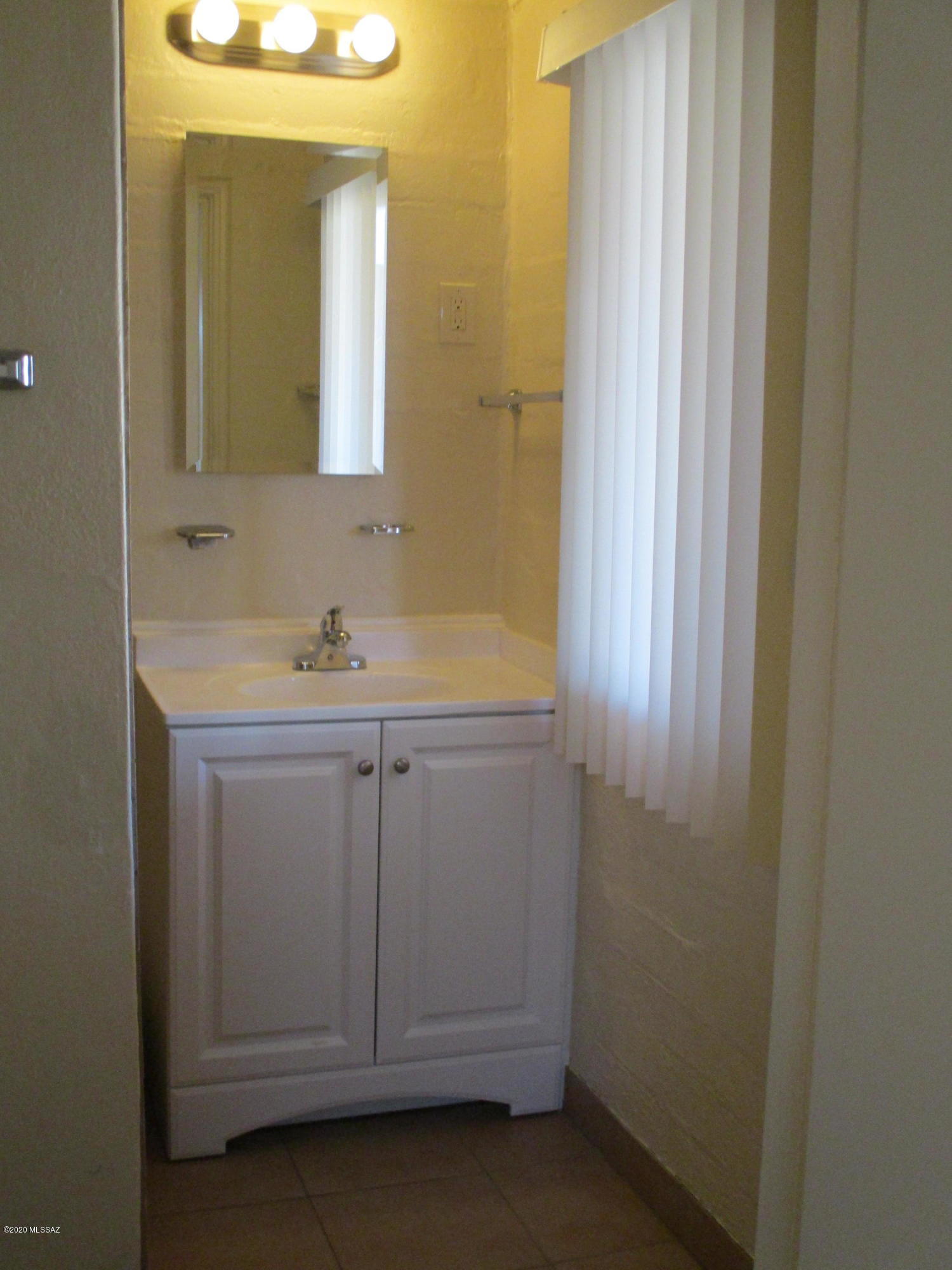 Unsubdivided - Residential Lease