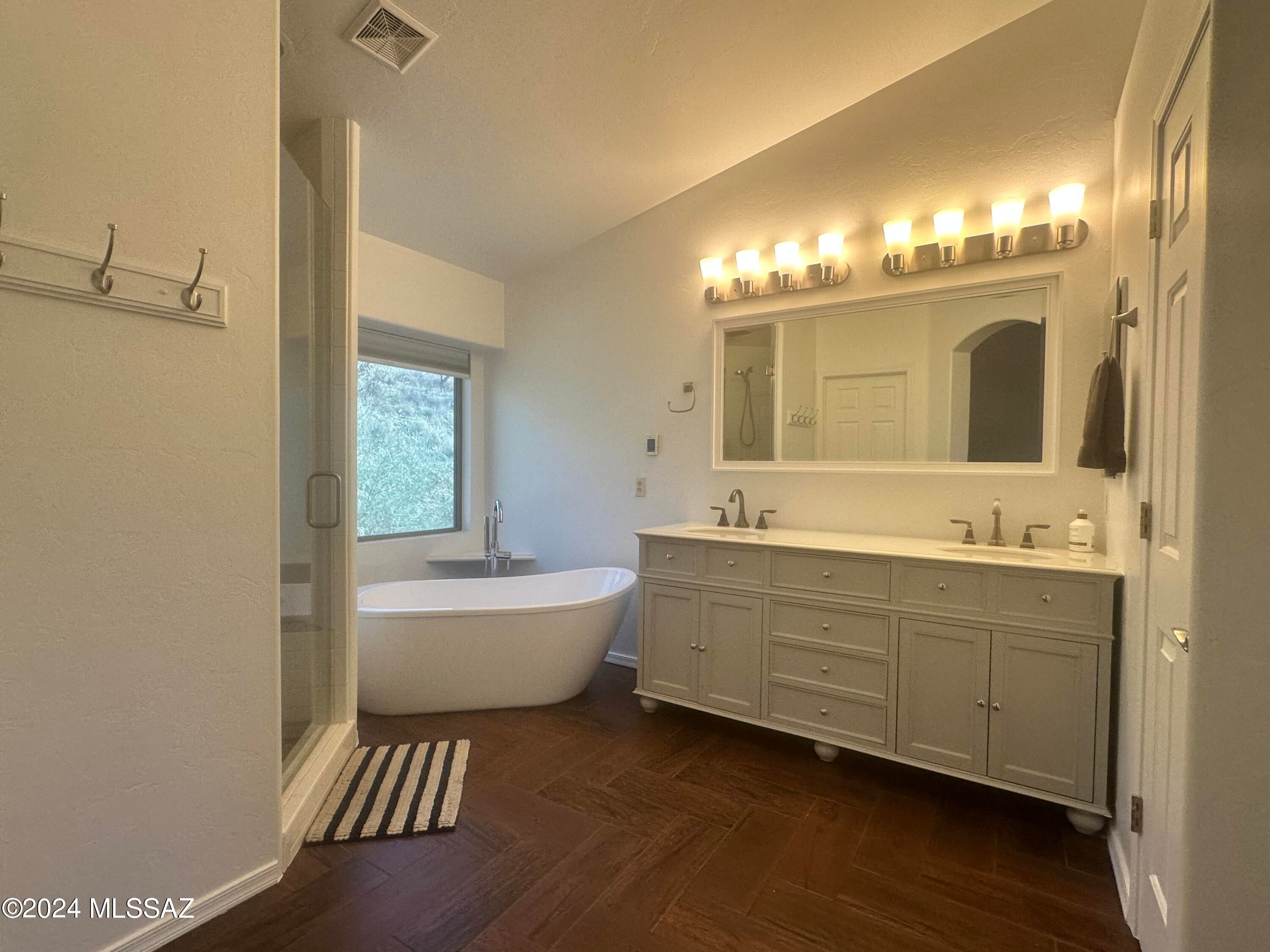 Shadows @ Sabino (1-103) - Residential Lease