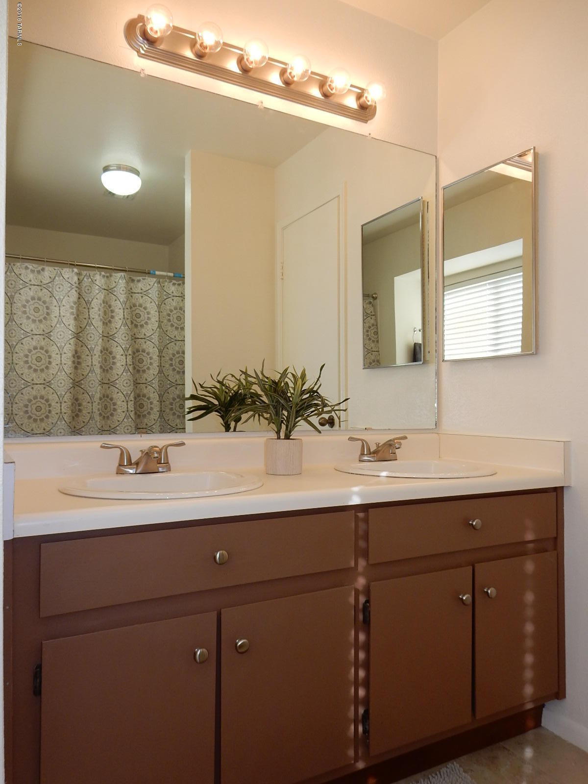 Saddlewood Heights (1-102) - Residential Lease