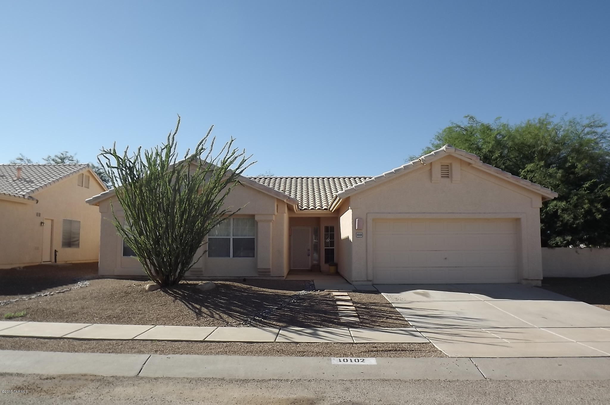 Hacienda Del Oro (1-78) - Residential Lease