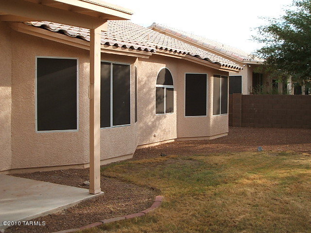 Hacienda Del Oro (1-78) - Residential Lease