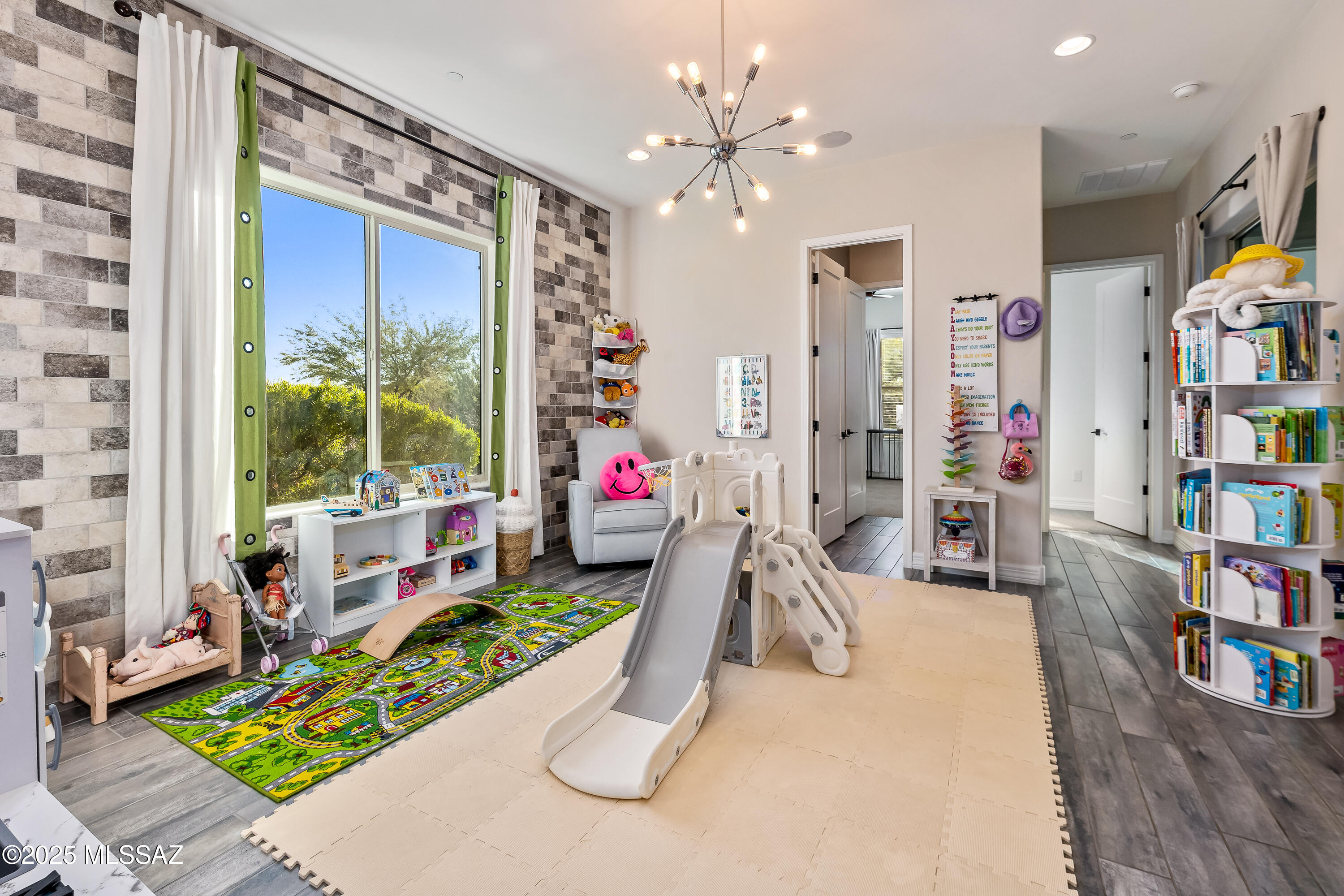 Sanctuary At Silverhawke - Residential