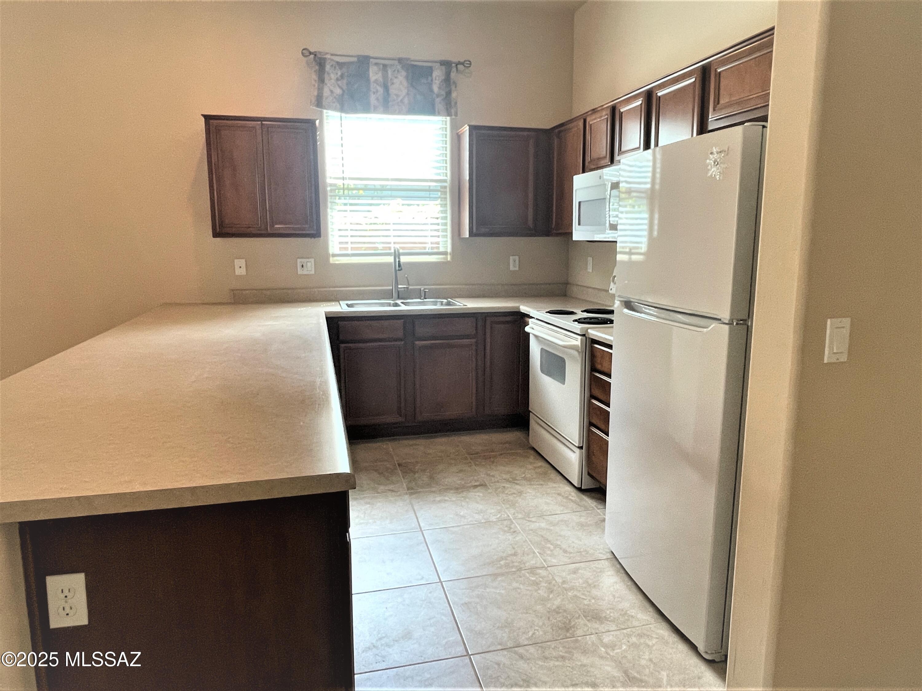 Civano 1 (166-527) - Residential Lease
