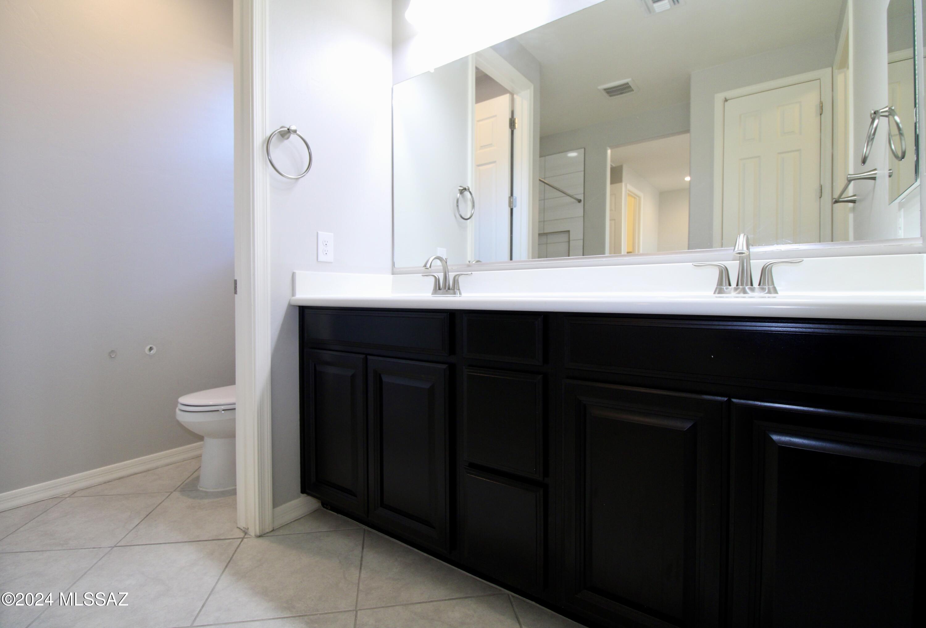 La Estancia De Tucson (1-330) - Residential Lease