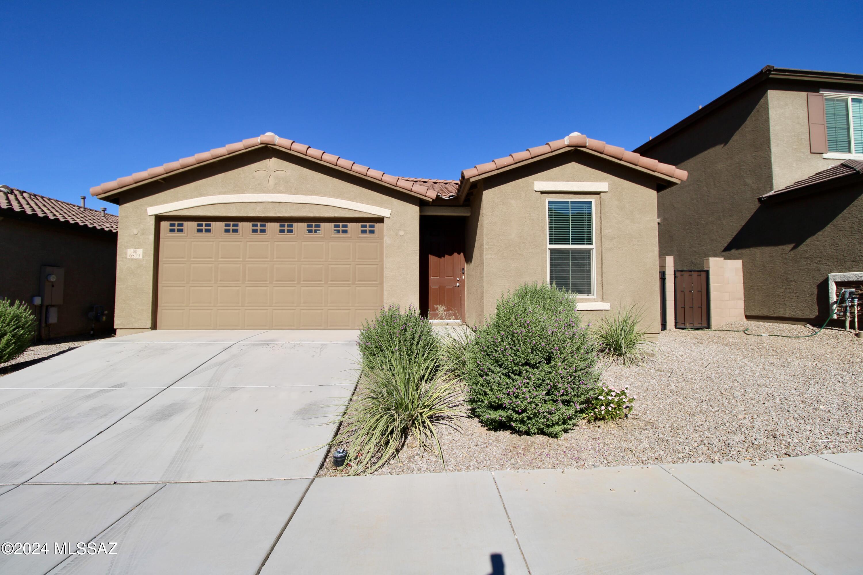 La Estancia De Tucson (1-330) - Residential Lease