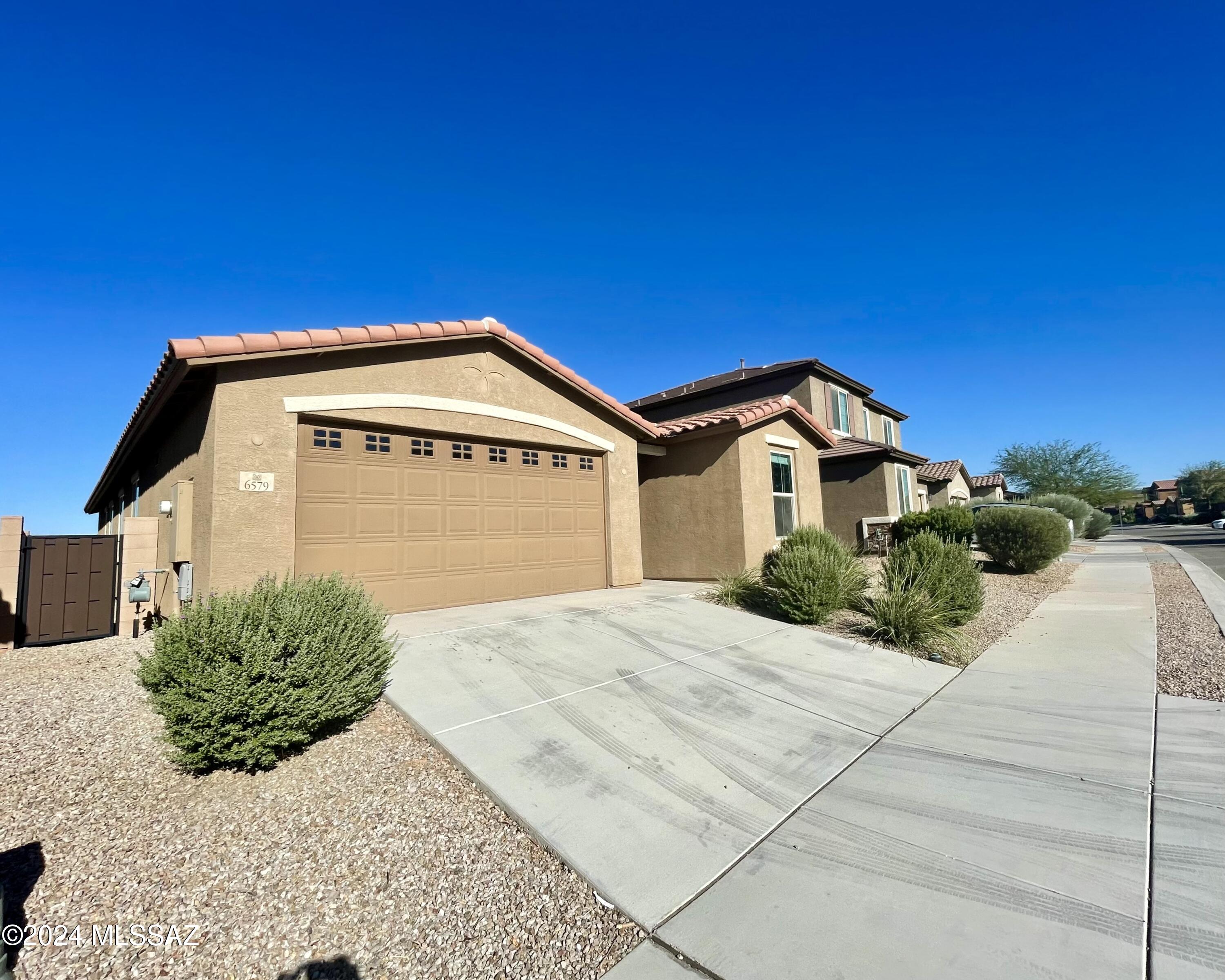 La Estancia De Tucson (1-330) - Residential Lease