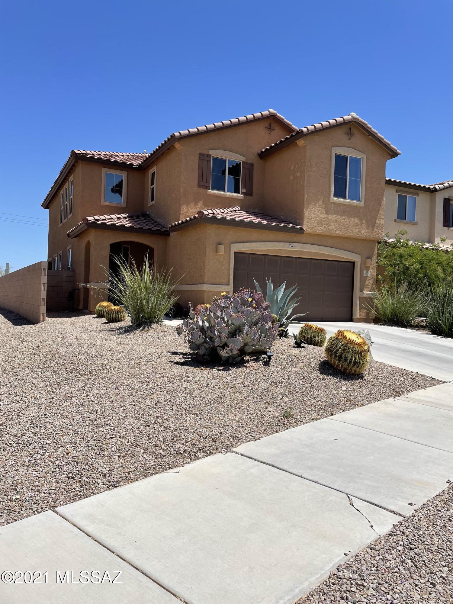 Interstate 10 and Kolb Road - Residential