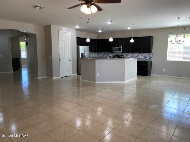 Tangerine Crossing (348-352) - Residential Lease