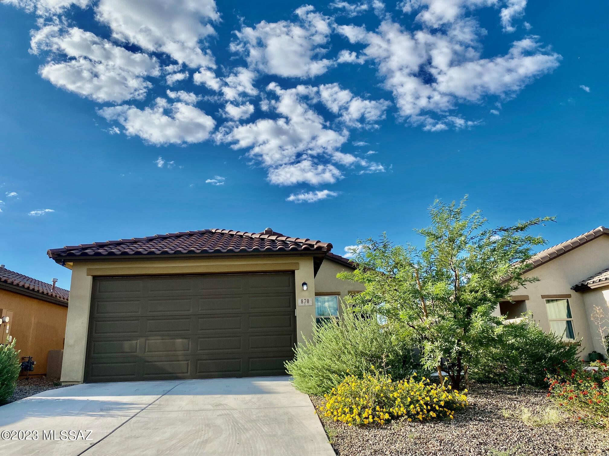 Entrada Del Rio - Residential Lease