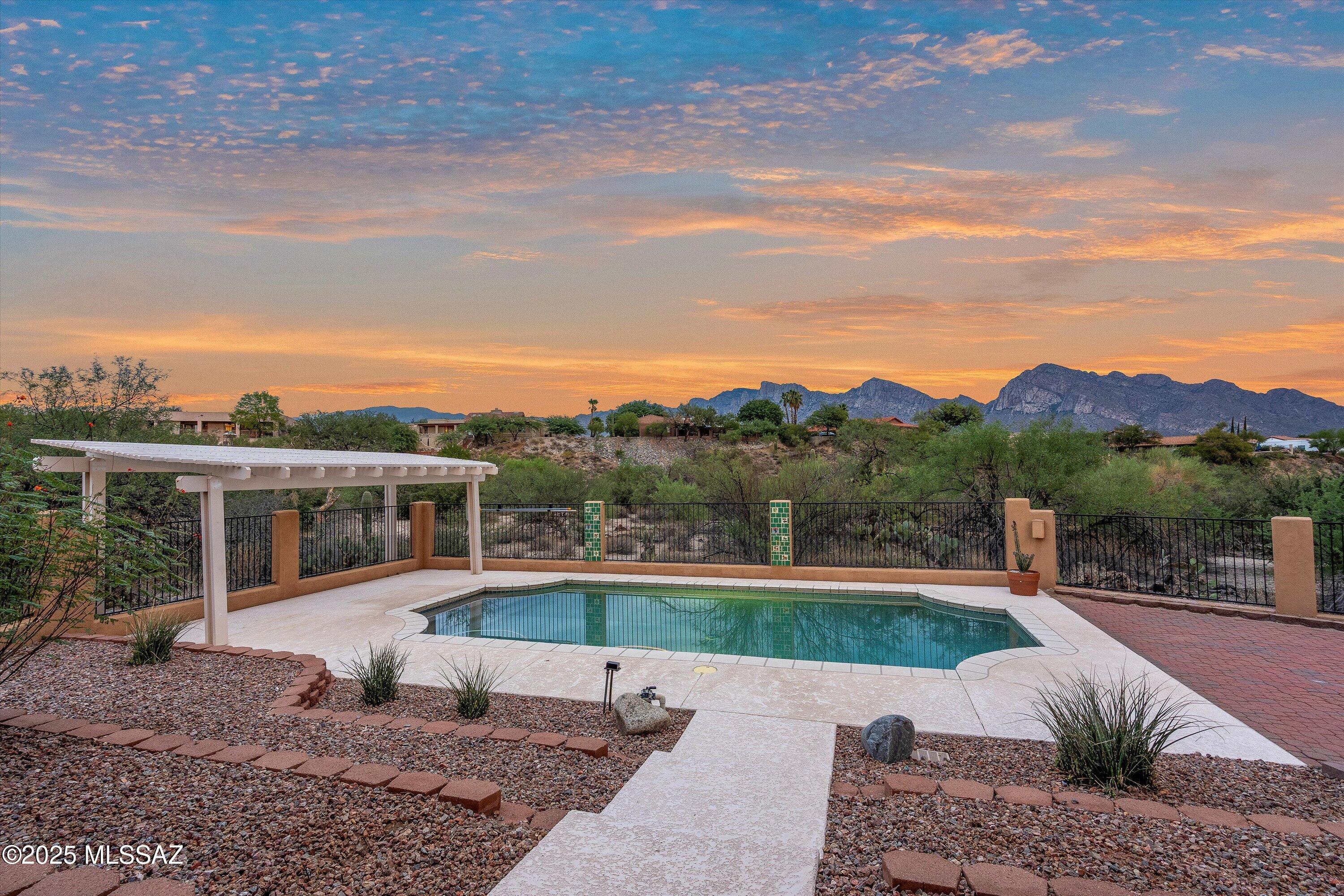 Monte Del Oro (1-187) - Residential